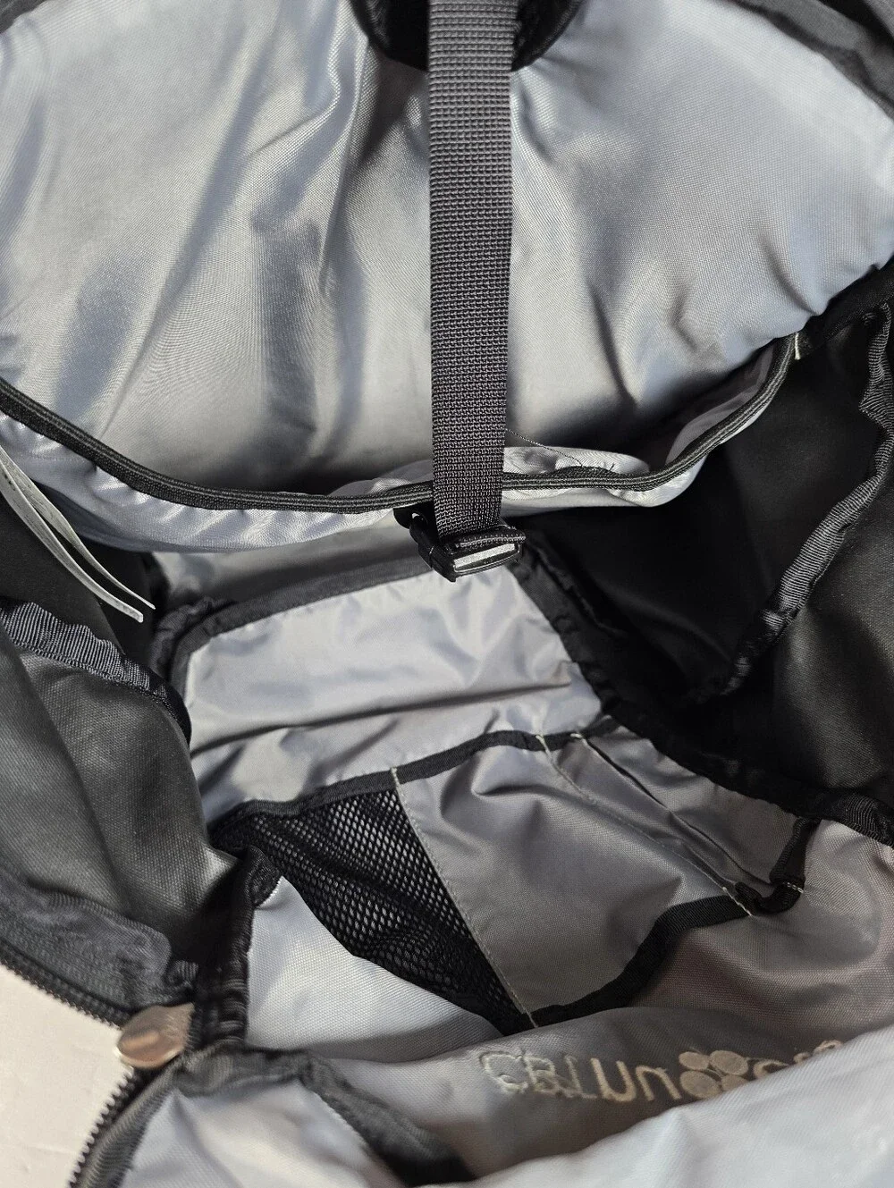 NWOT Patagonia Two-Tone Black and Gray Yerba 24L Backpack Cabincore